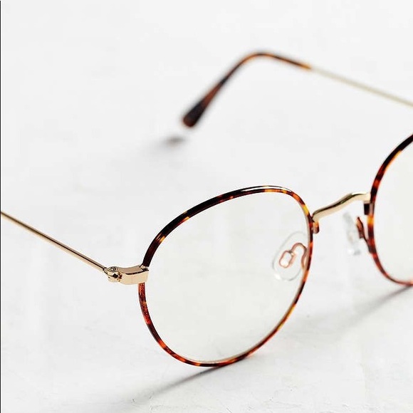 Urban Outfitters Accessories - UO KENDALL ROUND READERS